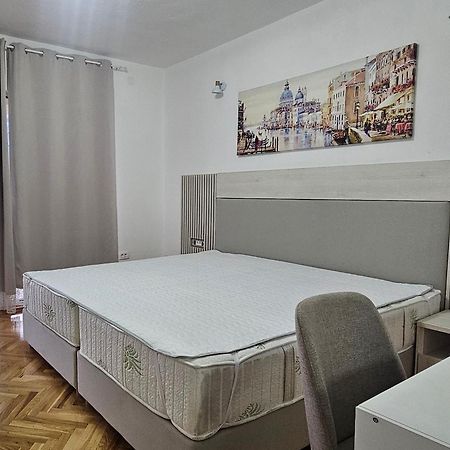 Dika Apartment Bar Luaran gambar